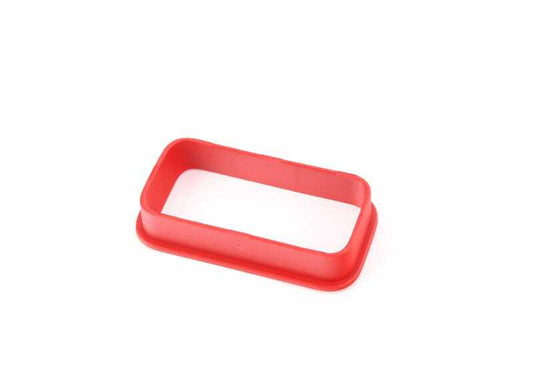 Tapa derecha soporte red separadora OEM 51477321697 para BMW F31 (316d con motores N47T y B47K). Original BMW.