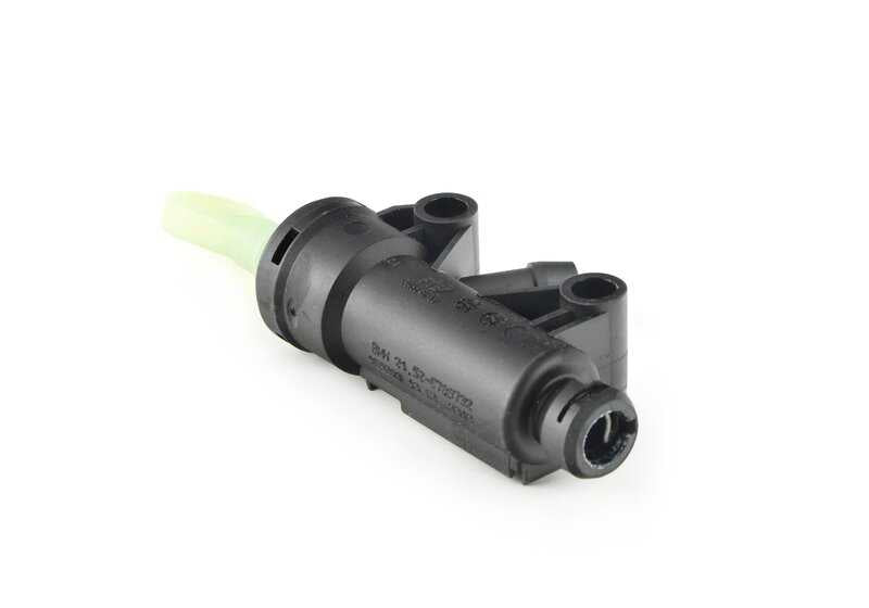 Cilindro maestro de embrague OEM 21526789732 para BMW F10, F11, F06, F12, F13, F25, F26. Original BMW.