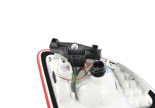 Piloto trasero izquierdo portón OEM 63217177697 para BMW E61. Compatible con todos los modelos BMW Serie 5 Touring E61 de 2007 a 2010. Original BMW.