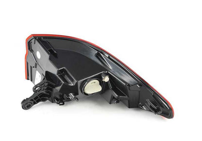 Piloto trasero izquierdo (en la aleta) OEM 63217420739 para BMW F39. Original BMW.