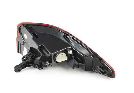 Piloto trasero izquierdo (en la aleta) OEM 63217420739 para BMW F39. Original BMW.