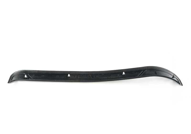 Embellecedor entrada puerta delantera izquierda OEM 51477893359 para BMW E39. Original BMW.