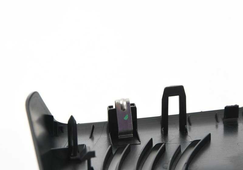 Tapa interior retrovisor OEM 51169108983 para BMW F91, F92, F93, G14, G15, G16, G22. Pieza original BMW.