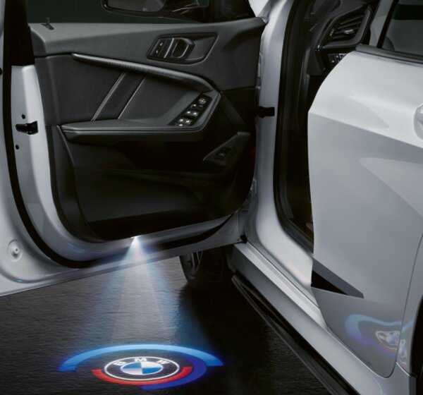 Logos M Performance pour les projecteurs de portes LED pour BMW E81, E82, E87, F20, F21, F40, série 2 F22, F45, F46, série 3 E90, F30, F34, G20, série 4 F32, F33, F36, série 5, série 7 e6 F01, G11, série 8 F91, G14, X1 E