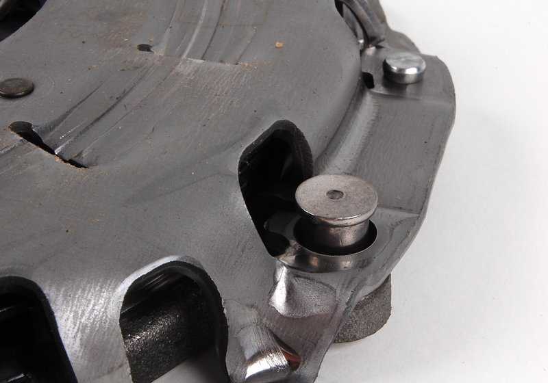 Kit de embrague completo OEM 21207587368 para BMW E82, E88, E90, E91, E92, E93, E60, E61, E85, E89. Incluye disco y prensa. Para modelos con motor N52K. Original BMW.