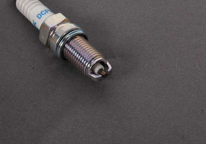OEM Bujía 12120022902 per BMW E46 M3 e Z3 M 3.2 (motori S54). Compatibile con BL91, BL92, BR91, BR92, BL95, BL96, CL91, CL92, CN91, CN92. BMW originale.