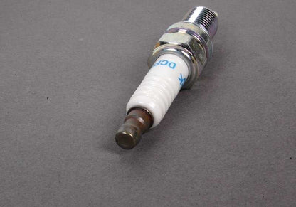 OEM Bujía 12120022902 per BMW E46 M3 e Z3 M 3.2 (motori S54). Compatibile con BL91, BL92, BR91, BR92, BL95, BL96, CL91, CL92, CN91, CN92. BMW originale.