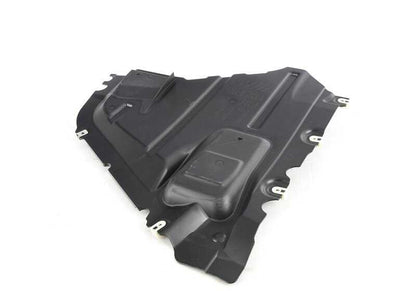 Tapa inferior izquierda OEM 51718079991 para BMW F91, F92 y F93 M8 Competition. Compatible con modelos desde 2019 hasta 2025. Recambio original BMW.