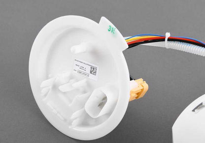 Unidad de alimentación de combustible OEM 16115A049B7 para BMW G30 (Serie 5). Pieza original BMW.