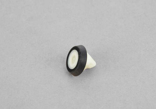 Expansion nut for BMW F40, F44, G42, G87, U06, G20, G21, G80, G81, G22, G26, G82, F90, G30, G31, G38, G60, G32, G70, I20, U11, U12, G01 , G08 (OEM 07147429950). BMW original