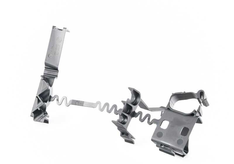 Soporte de tuberías izquierdo OEM 34526798475 para BMW F01, F02, F07, F10, F11, F12, F13. Compatible con versiones 730d, 740i, 750d xDrive, entre otros. Original BMW.