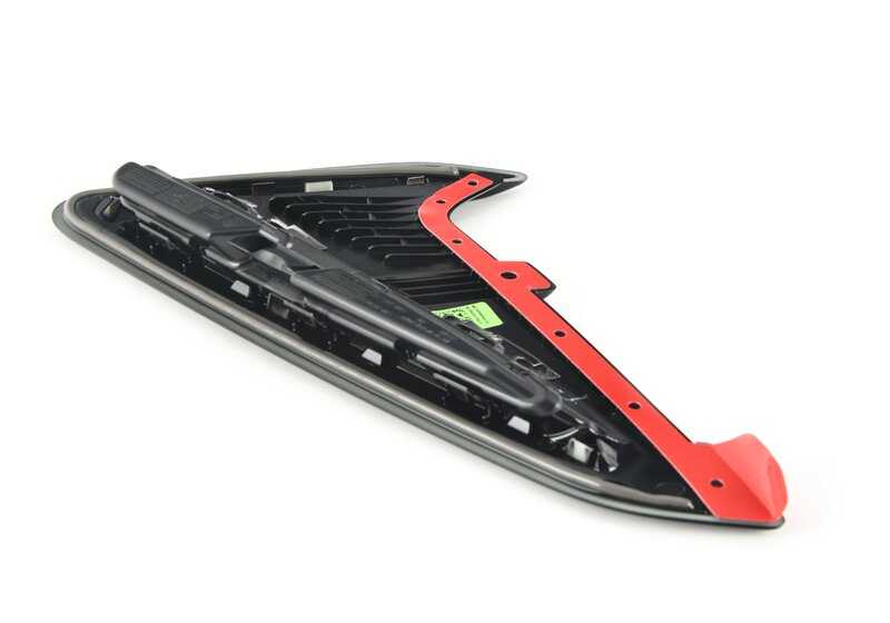 Tapa conducto aire lateral derecha OEM 51138098094 para BMW X4M F98 y F98N. Original BMW.