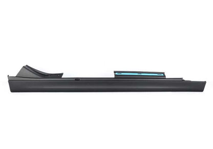 Cubrepanel lateral derecho OEM 51775A3E756 para MINI F55 (Cooper, Cooper S, Cooper D, One) y F65. Pieza original MINI. Ideal para sustituir el embellecedor lateral derecho dañado o desgastado.