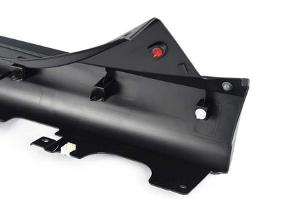Cubrepanel lateral derecho OEM 51775A3E756 para MINI F55 (Cooper, Cooper S, Cooper D, One) y F65. Pieza original MINI. Ideal para sustituir el embellecedor lateral derecho dañado o desgastado.
