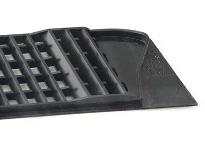 Rejilla izquierda para BMW E38 (OEM 51138166657). Original BMW.