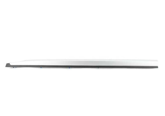 Moldura lateral puerta delantera derecha OEM 51138499210 para BMW G01 y G02. Pieza original BMW.