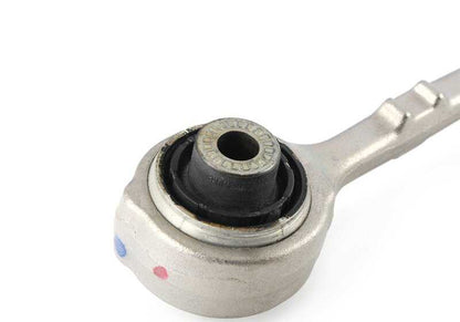 Brazos de suspensión delantero izquierdo con silentblock OEM 31108067431 para BMW F97 (X3 M Competition) y F98 (X4 M Competition). Original BMW.