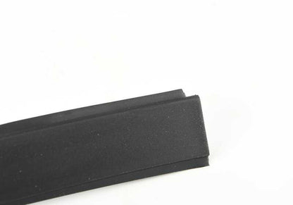 Wasserfangleisteista est parti pour BMW X4 F98, G02 (OEM 51137461745). BMW d'origine