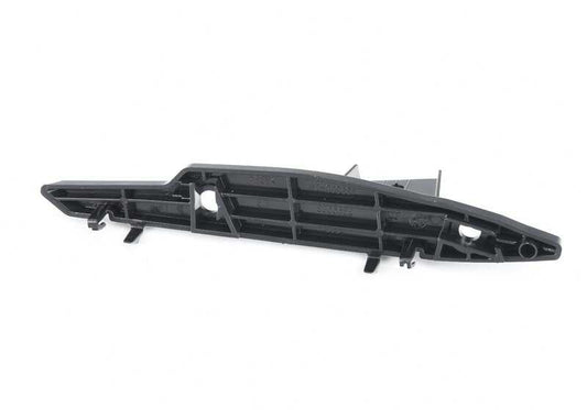 Guía soporte paragolpes delantero izquierdo OEM 51117399983 para BMW X3 G01, G02, F97, F98. Original BMW.