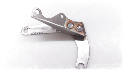 Soporte catalizador cercano al motor OEM 18207797589 para BMW E81, E82, E87, E88, E90, E91, E92, E93, E60, E61, E84. Recambio original BMW.