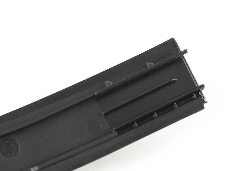 Wasserfangleisteista est parti pour BMW X4 F98, G02 (OEM 51137461745). BMW d'origine