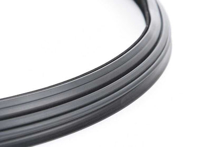 Guía de ventana izquierda OEM 51321908975 para BMW Serie 7 E32 (modelos 730i, 730iL, 740i, 740iL) con distintas versiones de motor. Original BMW.