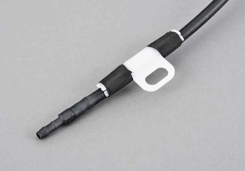 Conjunto de cabos de substituição, área do amortecedor esquerdo para BMW E81, E82, E87, E87N, E88, E90N, E91N, E92, E93 (OEM 61129206018). BMW originais.