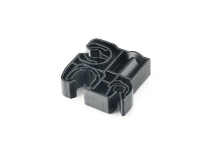 Clip de cables triple para BMW Serie 5 F07, F10, F11, Serie 6 F06, F12, F13, Serie 7 F01N, F02N, F04 (OEM 16127213370). Original BMW