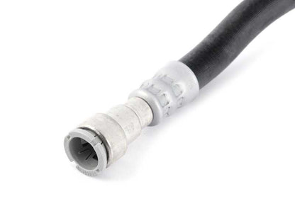 Tubo de retorno do radiador de óleo de transmissão para BMW Série 5 E60N, E61N (OEM 17227571985). BMW originais.