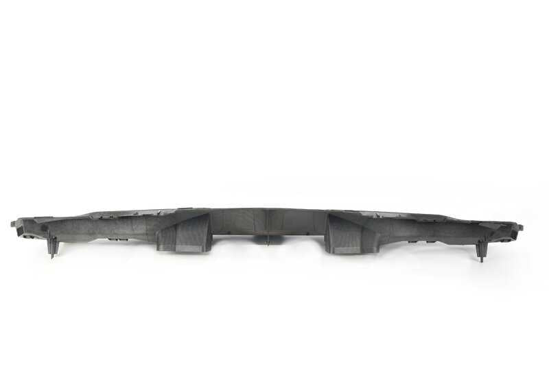 Conducto de aire caliente OEM 64228196096 para BMW E46 {316i, 316Ci} con motor M43 y N40. Compatible con versiones manuales y automáticas. Original BMW.
