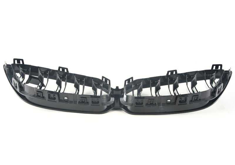 Rejilla decorativa frontal pintada OEM 51135A386B3 para BMW Serie 2 F87N. Original BMW.