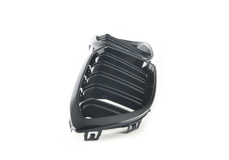 Rejilla decorativa frontal pintada OEM 51135A386B3 para BMW Serie 2 F87N. Original BMW.