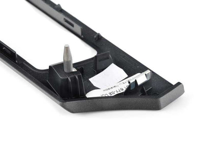 Embellecedor salpicadero izquierdo OEM 51457900801 para BMW E90, E90N, E92, E92N, E93, E93N. Acabado titan shadow. Original BMW.