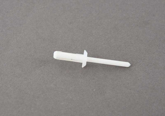 Remache ciego OEM 07147378241 para BMW F32, F33, F34, F36, G30, G31, G38, G11, G12, G14, G15, G16. Original BMW.