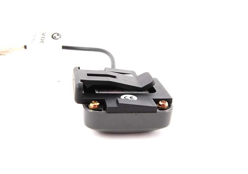 Antenne GPS OEM 65908374297 pour BMW E46, Z4 E85 / E86 et Z8 E52. Remplacement BMW d'origine. Idéal pour résoudre les défaillances de navigation ou le signal GPS dans votre système d'origine.