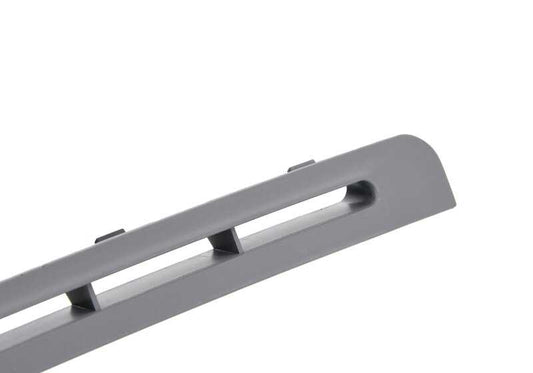 Linksluftabfahrung linker Verteidiger OEM 64228132323 für BMW E36. Dunkelgraue Farbe. Originaler BMW Ersatz.