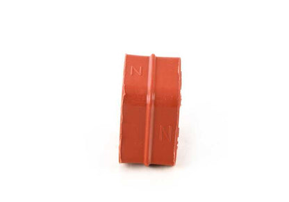 Soporte de goma escape OEM 18308657332 para BMW G87, G21, G80, G81, G82, G83, G11, G12, G05, G18, F95, G06, F96, G07. Original BMW.