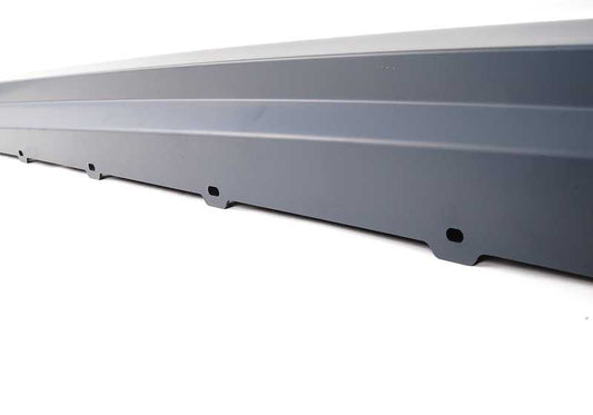 EEM embelezado do lado direito OEM 51777173920 para BMW E92, E92N, E93, E93N. BMW original sobressalente.