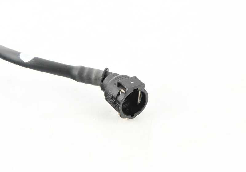 Tubo del vaso de expansión al culata OEM 17128653601 para BMW G29. Original BMW.
