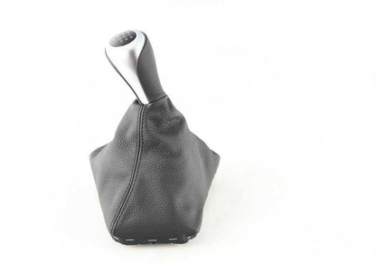 Pomo cambio 6 marchas en piel con embellecedor cromado OEM 25117592906 para BMW F10, F11. Original BMW.