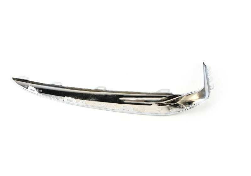 Moldura paragolpes delantera derecha OEM 51117475196 para BMW G11, G12 (todas las versiones: 730d, 730d xDrive, 730i). Original BMW.