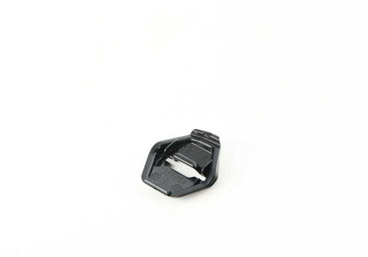Clip de fijación derecho OEM 51447385984 para BMW i3 I01, I01N. Original BMW.