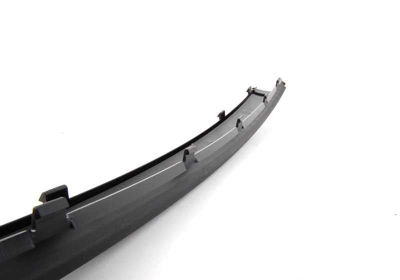 Moldura parachoques delantero central para BMW E46 (OEM 51117030611). Original BMW