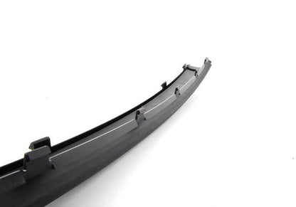 Moldura parachoques delantero central para BMW E46 (OEM 51117030611). Original BMW