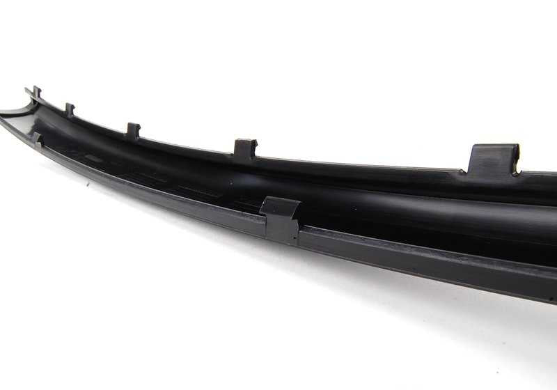 Moldura parachoques delantero central para BMW E46 (OEM 51117030611). Original BMW