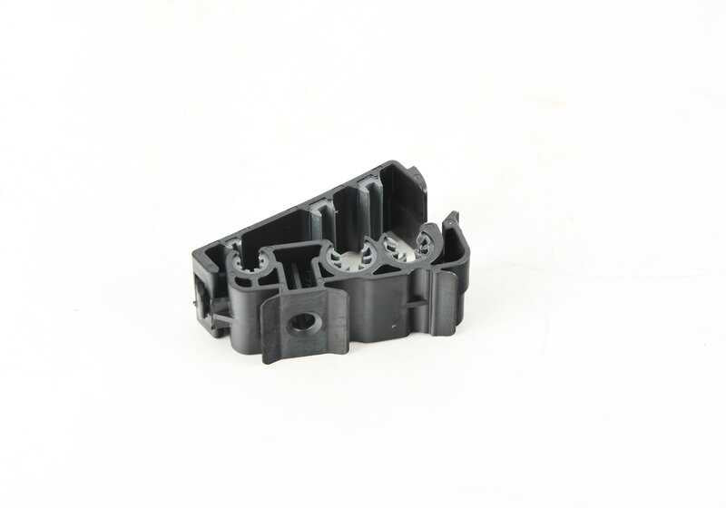 Triple brake pipe bracket for BMW F20, F21, F22, F23, F87, F30, F31, F34, F35, F80, F32, F33, F36, F82, F83 (OEM 34326799264). Original BMW