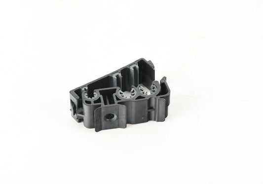 Triple brake pipe bracket for BMW F20, F21, F22, F23, F87, F30, F31, F34, F35, F80, F32, F33, F36, F82, F83 (OEM 34326799264). Original BMW