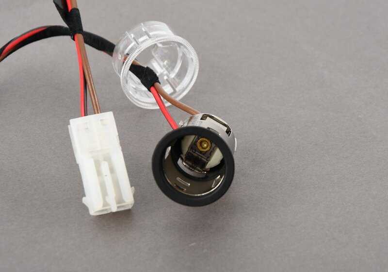 Toma de corriente del encendedor para BMW X3 F97, G01, G08, X4 F98, G02 (OEM 61349473608). Original BMW