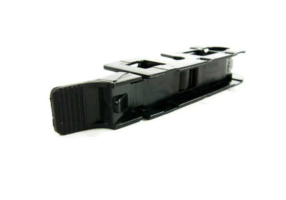 Clip sujeta escobilla limpiaparabrisas OEM 61618233577 para BMW E46 {316i, 316Ci} todos los modelos compatibles. Original BMW.