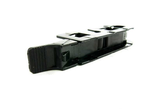 Clip sujeta escobilla limpiaparabrisas OEM 61618233577 para BMW E46 {316i, 316Ci} todos los modelos compatibles. Original BMW.